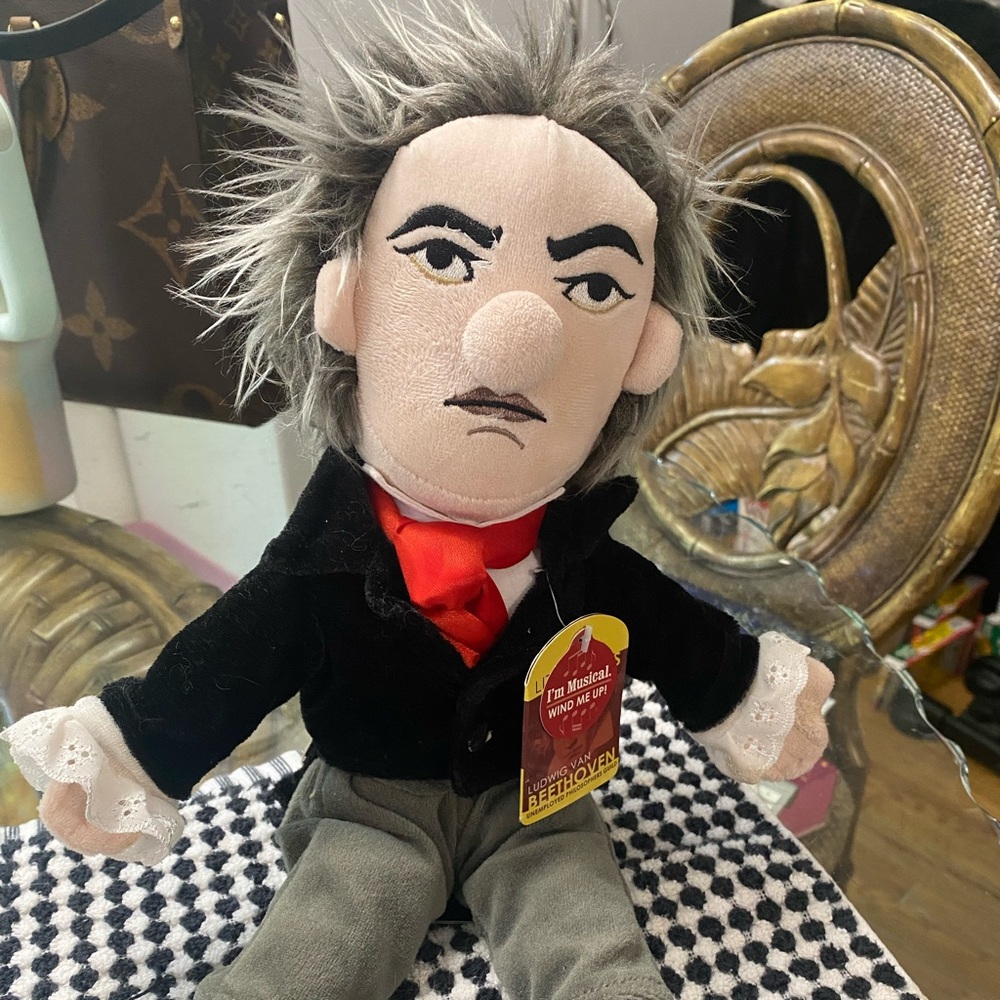 The Unemployed Philosophers Guild Ludwig Van Beethoven New Musical wind up doll